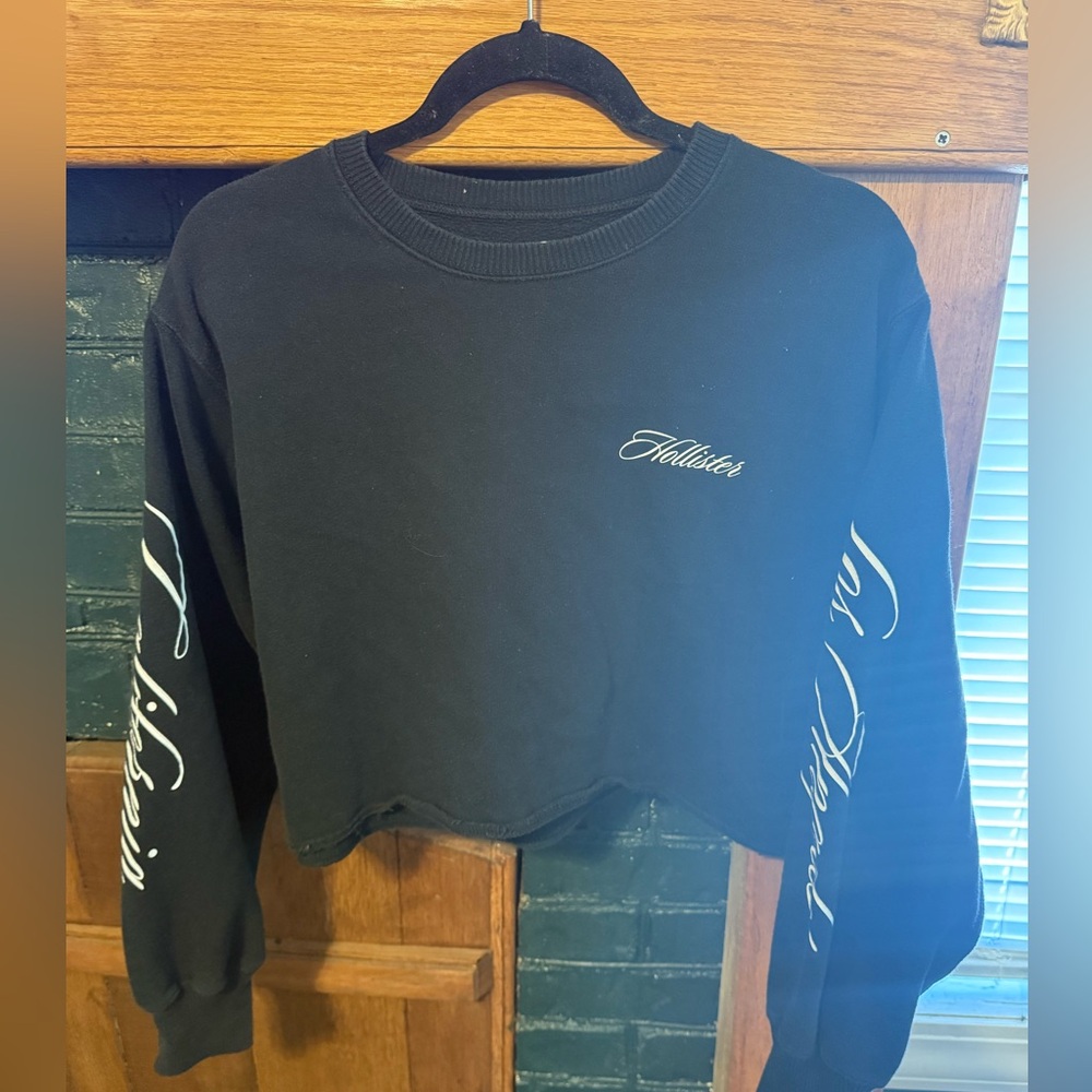 Hollister Black Logo Cropped Crewneck